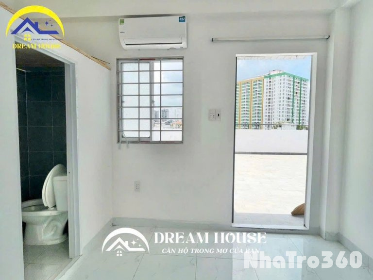 Nội thất cơ bản, cửa sổ trời, thang máy, giá rẻ