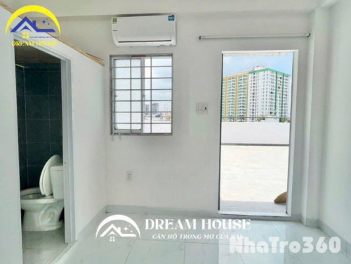 Nội thất cơ bản, cửa sổ trời, thang máy, giá rẻ