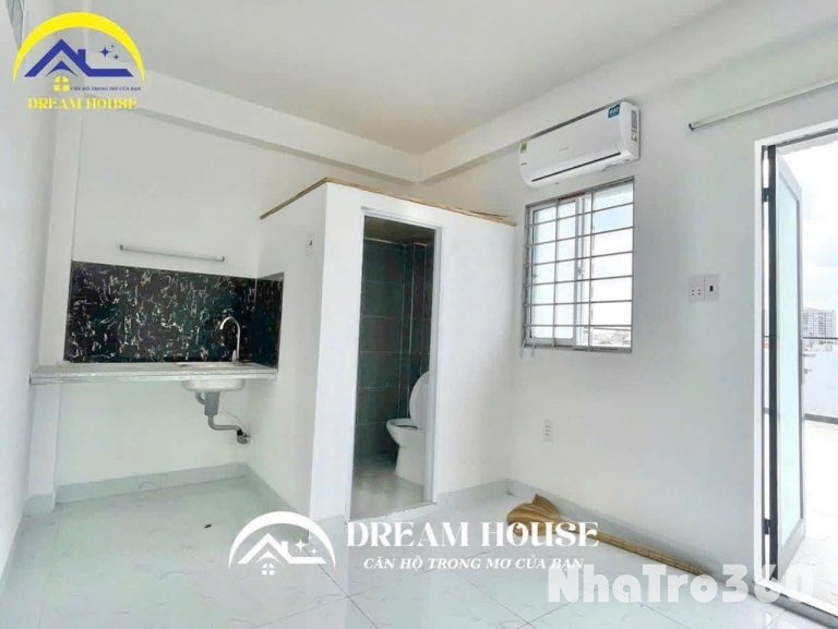 Nội thất cơ bản, cửa sổ trời, thang máy, giá rẻ