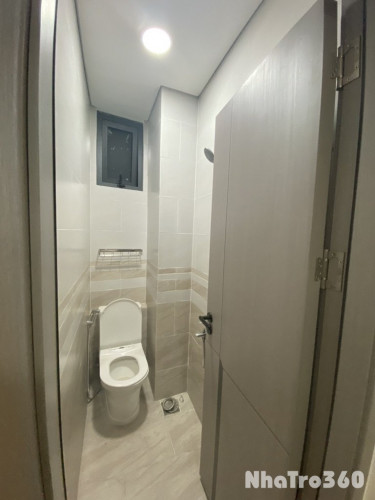 Thuê phòng 30m2 mặt tiền Trường Sa có thang máy