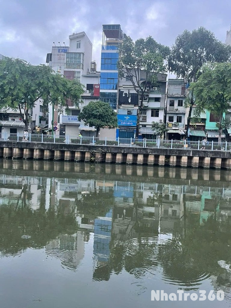 Thuê phòng 30m2 mặt tiền Trường Sa có thang máy