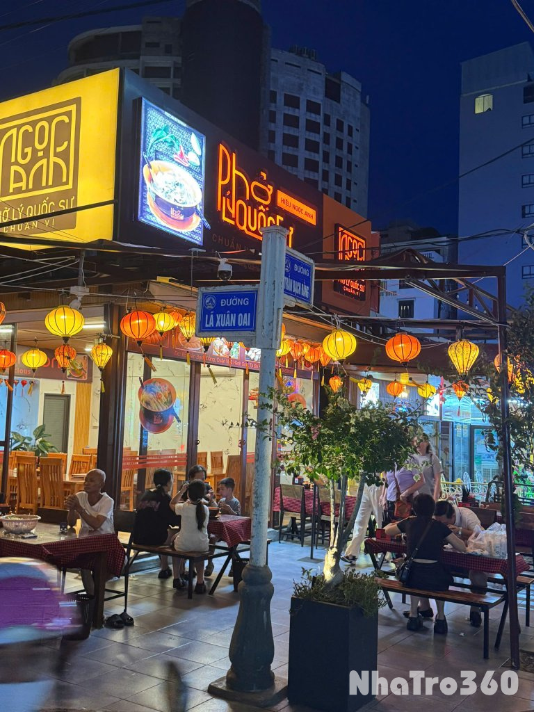 NHÀ HÀNG PHỞ LÝ QUỐC SƯ-Hiệu Ngoc Anh