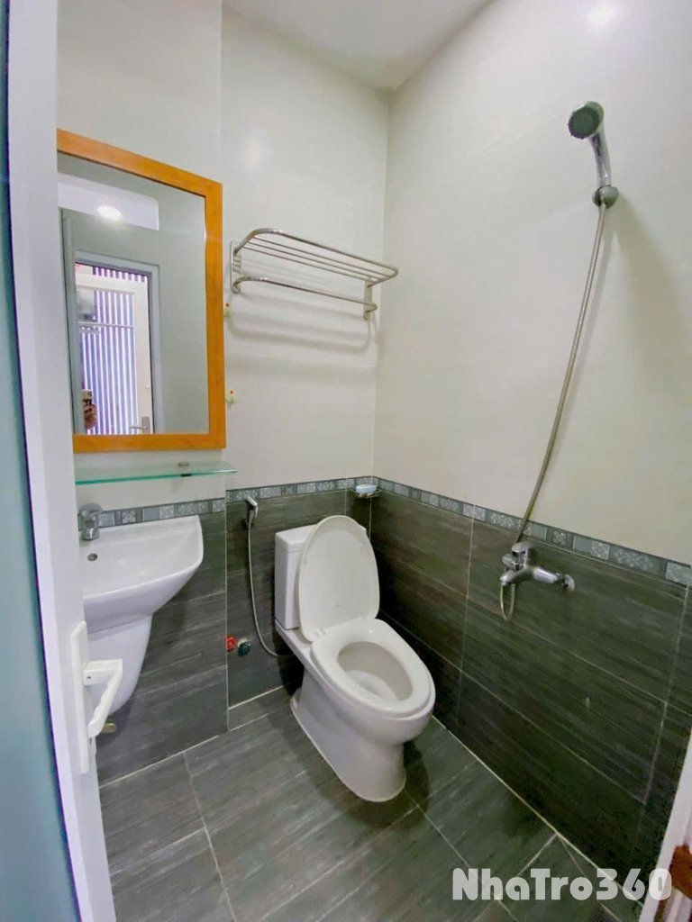 Phòng đang trống, có thể dọn vào ở liền