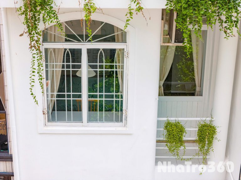 Căn hộ ngay trung tâm quận 1, máy giặt riêng, view bancol siêu chill gần UEH, hồ con rùa, đại học Văn Lang