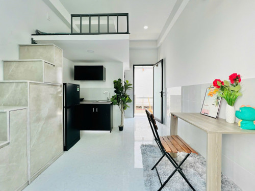 CHO THUÊ PHÒNG BAN CÔNG FULL NỘI THẤT NGAY ETOWN CỘNG HOÀ-TÂN BÌNH