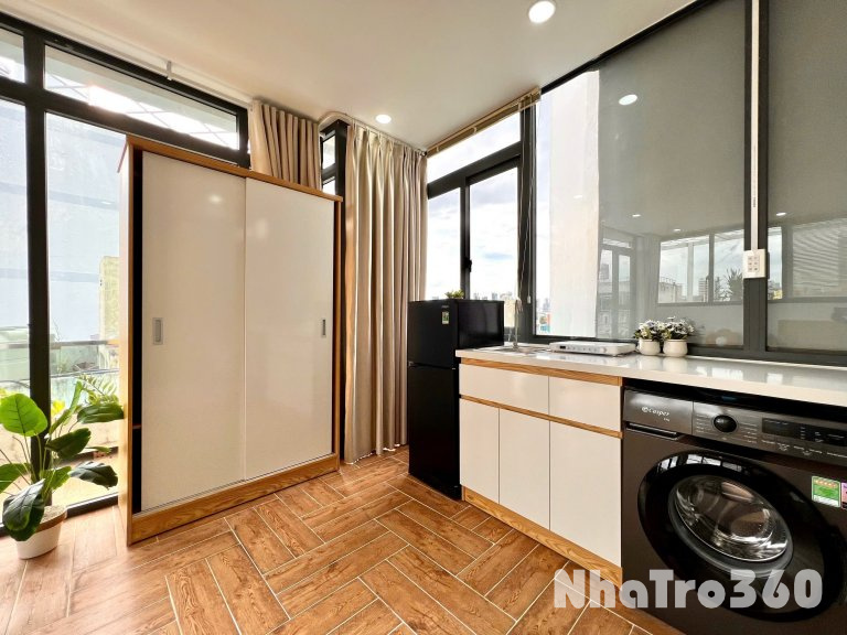 Siêu phẩm Penthouse ban công full nội thất gần Kcx, Ufm, go, di chuyển q1,4,8 trong 5ph