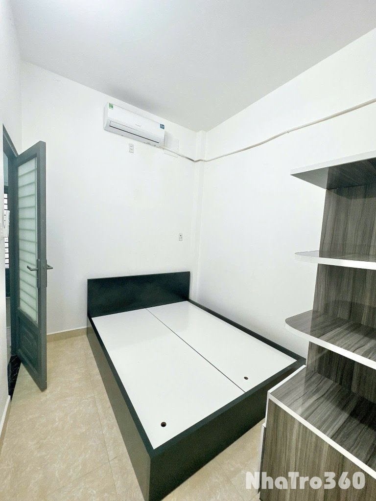 PHÒNG STUDIO NGAY NGÃ TƯ BỐN XÃ