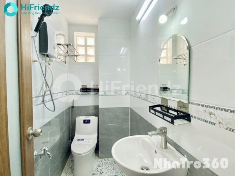 Nội thất cơ bản, gác, cửa sổ, thang máy