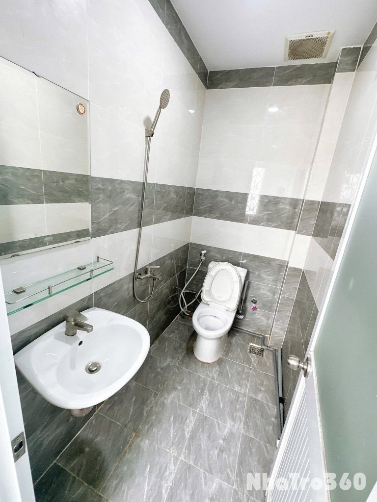 Nội thất cơ bản, ban công, tách bếp, giá rẻ