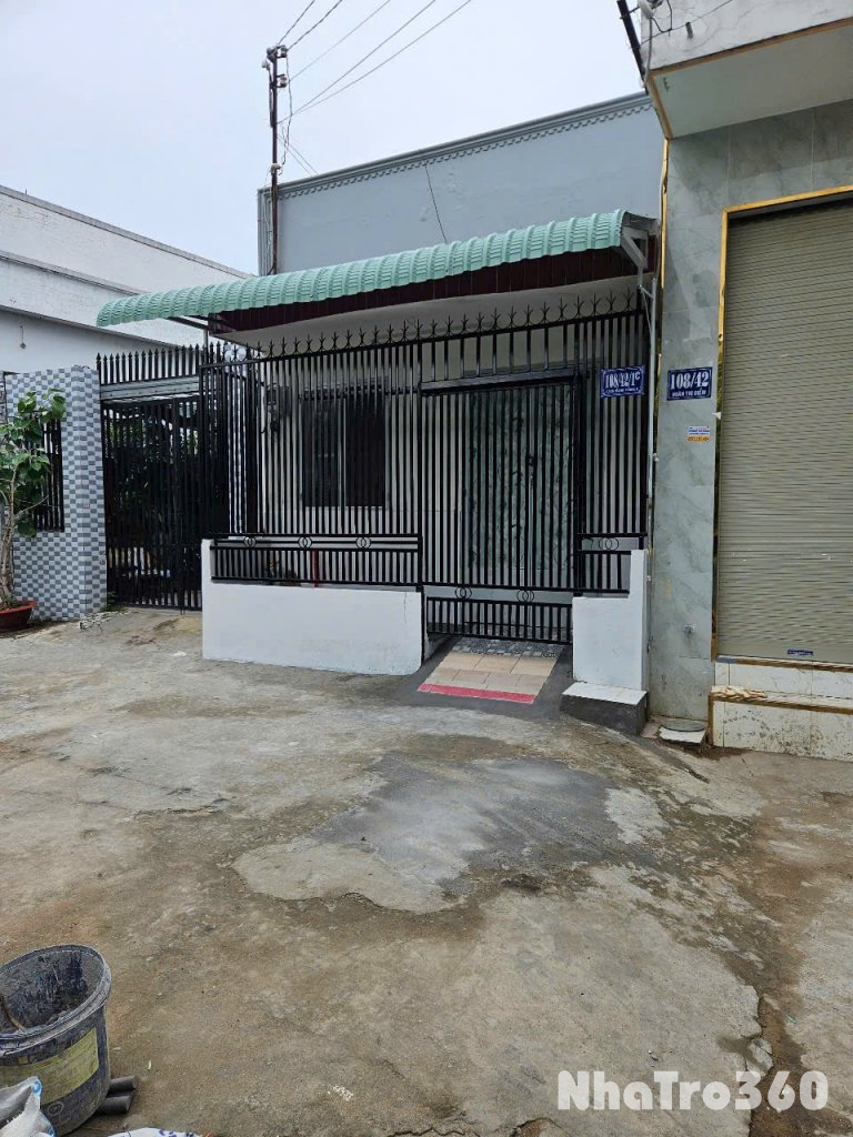 20. Nhà cho thuê 2 mặt tiền 1PN lộ Ô tô thoáng mát