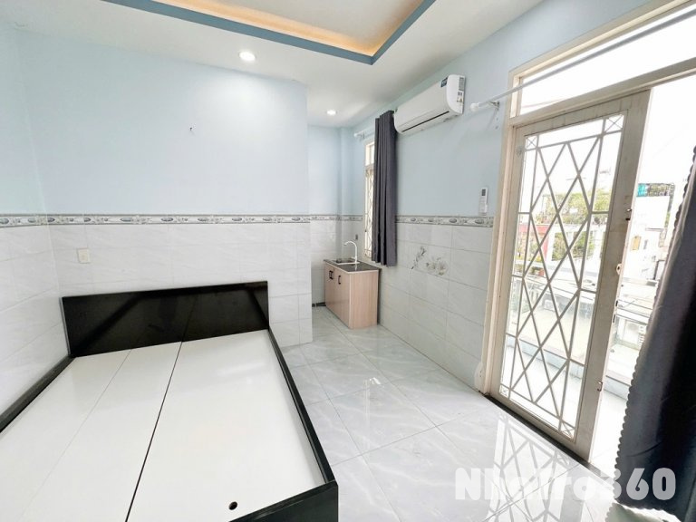 Phòng trọ có ban công thoáng mát - Hồ Ngọc Lãm