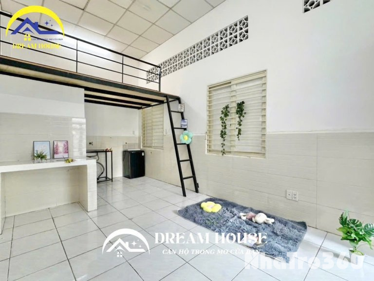 NGAY NGÃ TƯ 4 XÃ-HOÀ BÌNH-GẦN ĐẠI HỌC VĂN HIẾN