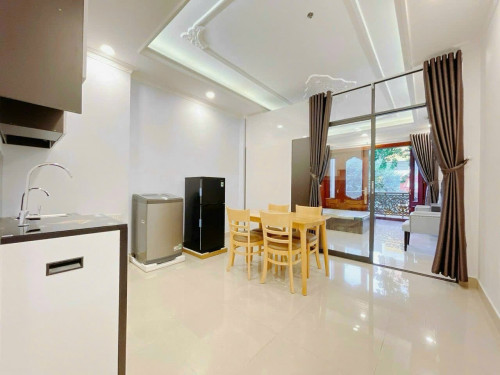 Phòng ngủ tách bếp siêu rộng - ban công thoáng mát ngay trung tâm Quận 1 📌 Trần Quang Khải