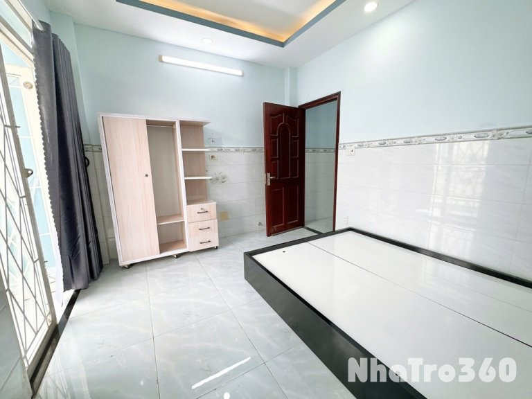 Phòng trọ có ban công thoáng mát - Hồ Ngọc Lãm