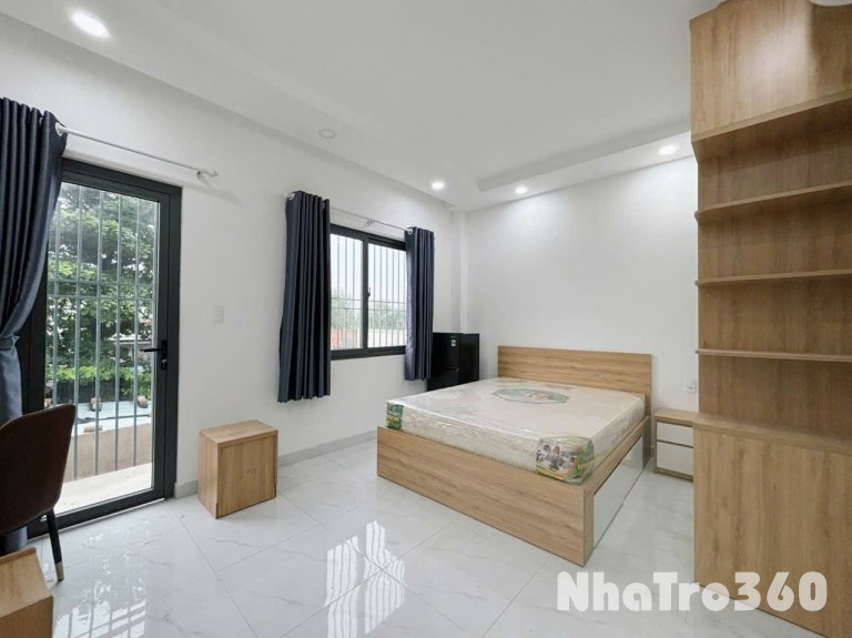Studio ban công, của kính, full nt, 40m2 siêu rộng, 5p qua q1,4,8.