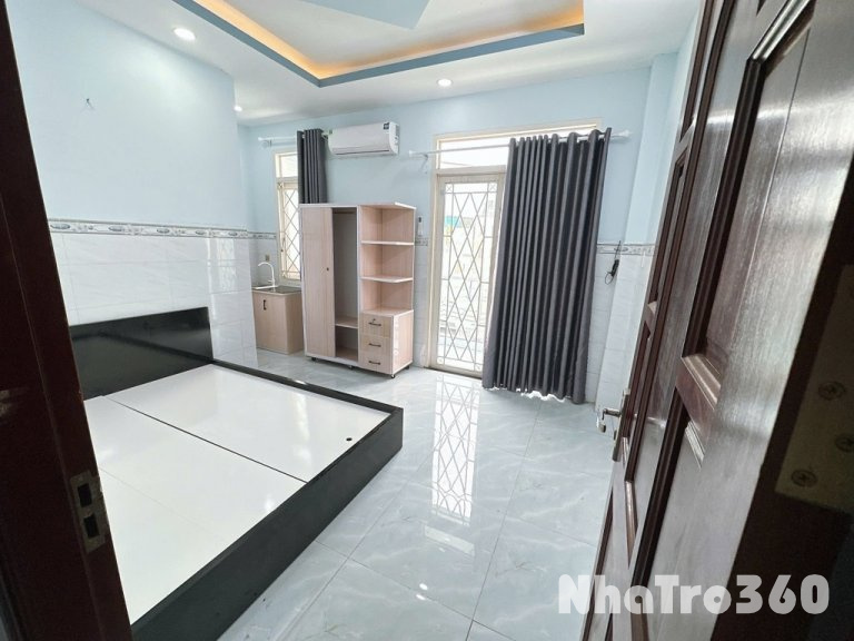 Phòng trọ có ban công thoáng mát - Hồ Ngọc Lãm