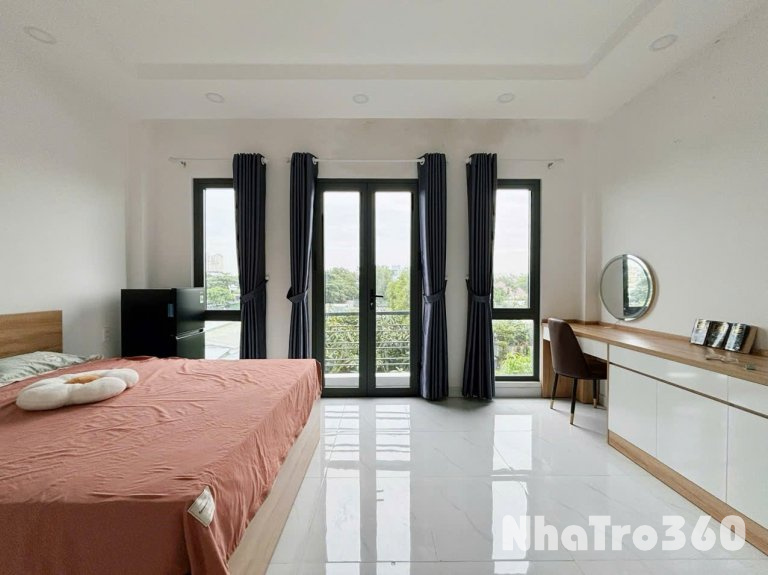 Studio ban công, của kính, full nt, 40m2 siêu rộng, 5p qua q1,4,8.