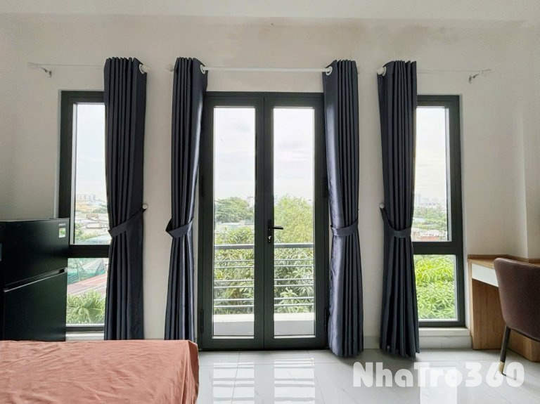 Studio ban công, của kính, full nt, 40m2 siêu rộng, 5p qua q1,4,8.