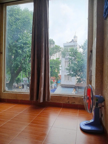 CHO THUÊ PHÒNG NHÀ MẶT TIỀN VĨNH KHÁNH, P.10, Q.4 GIÁ 3 TRIỆU 500