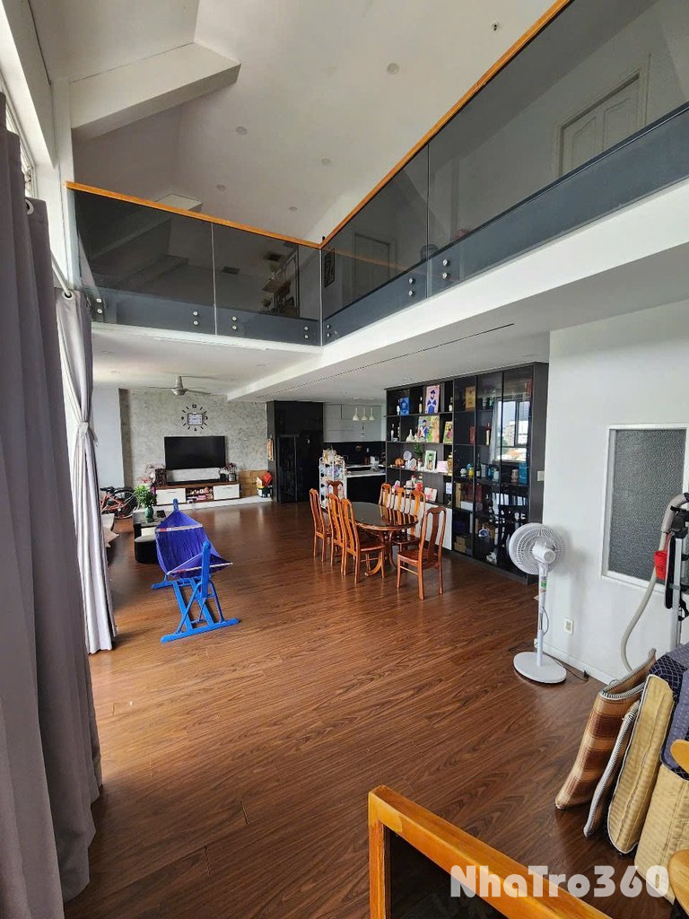 Cho thuê căn penhouse 234 m2 cc b1 trường sa