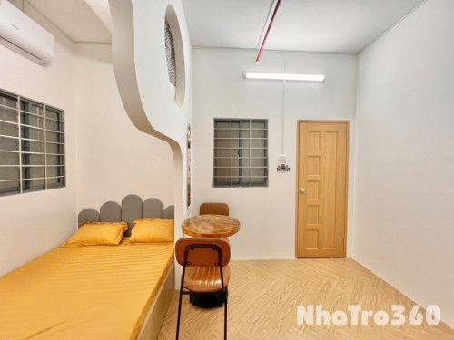Căn hộ tách bếp cửa sổ trời ngay sân bay Tân Bình