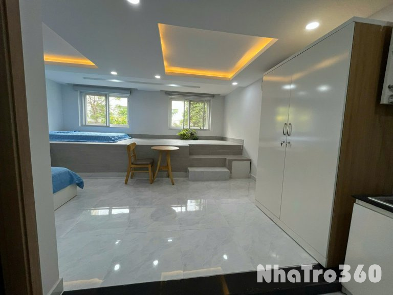 Cho thuê căn hộ 1 phòng ngủ/studio có ban công, full nội thất tại phường Tân Phong quận 7 gần Lotte, RMIT, TDTU, SCVIVO