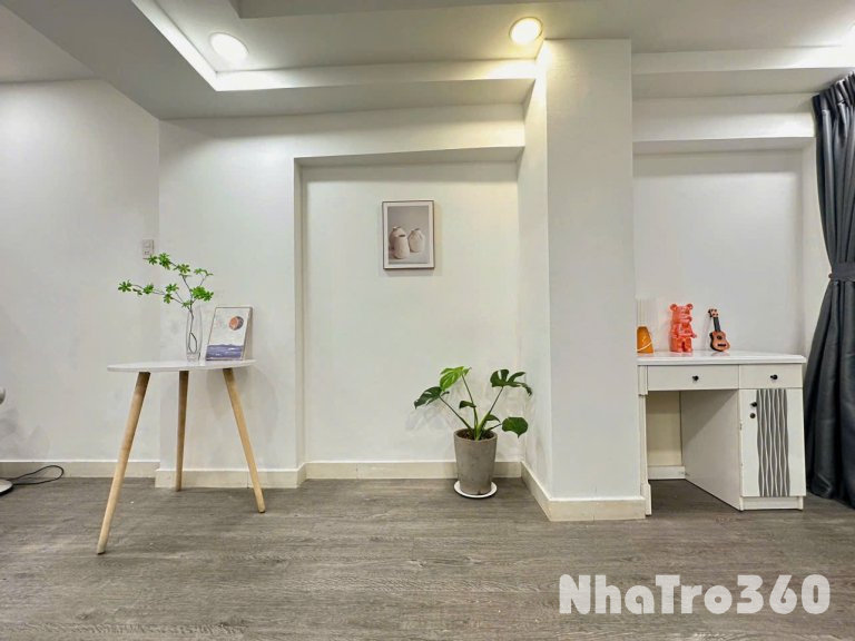 Căn hộ tách bếp ngay lòng quận 1, ngay tầng trệt, gần chợ Bến Thành, Đại học Khoa học Xã hội