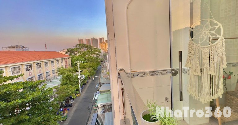 STUDIO BAN CÔNG  FULL NỘI THẤT, CỬA SỔ LỚN, GẦN LOTTE MART, TDTU, RMIT Q1,4,8
