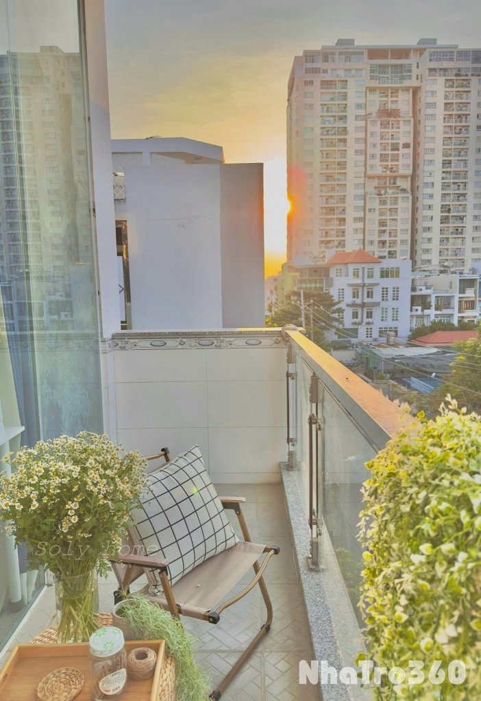 STUDIO BAN CÔNG  FULL NỘI THẤT, CỬA SỔ LỚN, GẦN LOTTE MART, TDTU, RMIT Q1,4,8