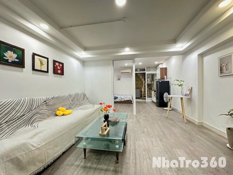 Căn hộ tách bếp ngay lòng quận 1, ngay tầng trệt, gần chợ Bến Thành, Đại học Khoa học Xã hội