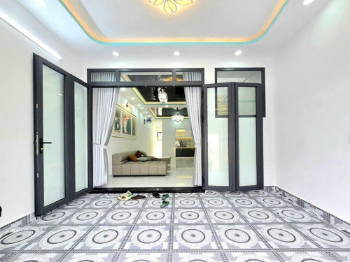 BÁN NHÀ ĐẸP CĂN GÓC RẤT THOÁNG - MẶT TIỀN HẺM KINH DOANH - hẻm 4m Huỳnh Tấn phát, thông ra chợ Phú Xuân Nhà Bè _ zá 4,7x tỏi
✨Diện Tích : 4mx 14m(1Trệt 1 Lầu)
Công năng: 4PN, 3WC (Có 1 Phòng Ngủ dưới trệt Cho Người Lớn Tuổi )
✨Pháp Lý : Sổ Hồng Riêng (