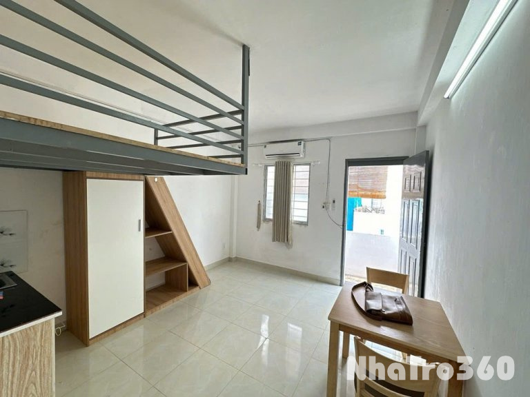 Full nội thất, bancol, cửa sổ, tự do, giá rẻ