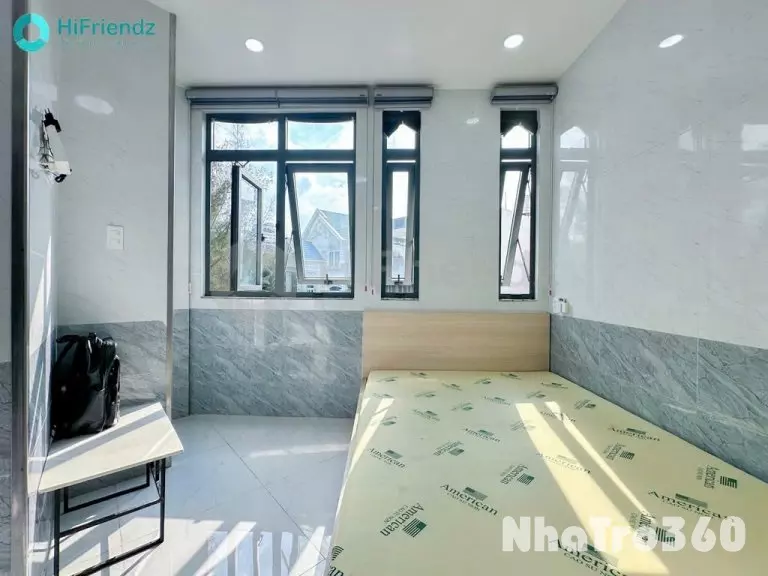 Phòng siêu thoáng với cửa sổ lớn tại Q7 siêu rộng
