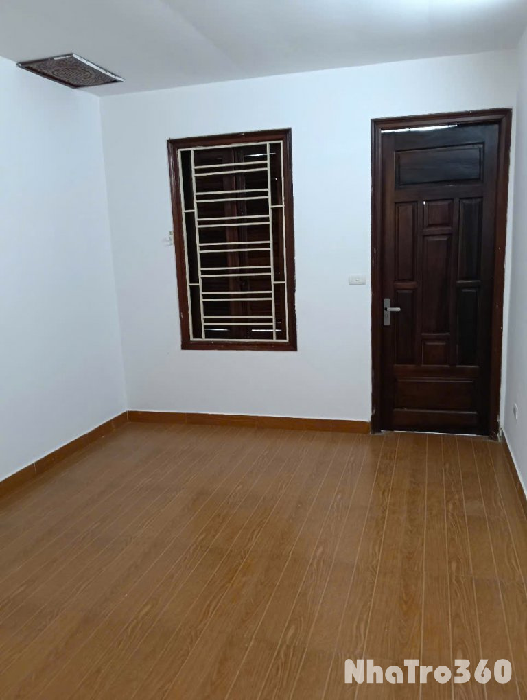 Cho thuê gấp giá rẻ Trương Định 100m, 1 sàn, mặt tiền 5m, 12 tr/th Hoàng Mai.