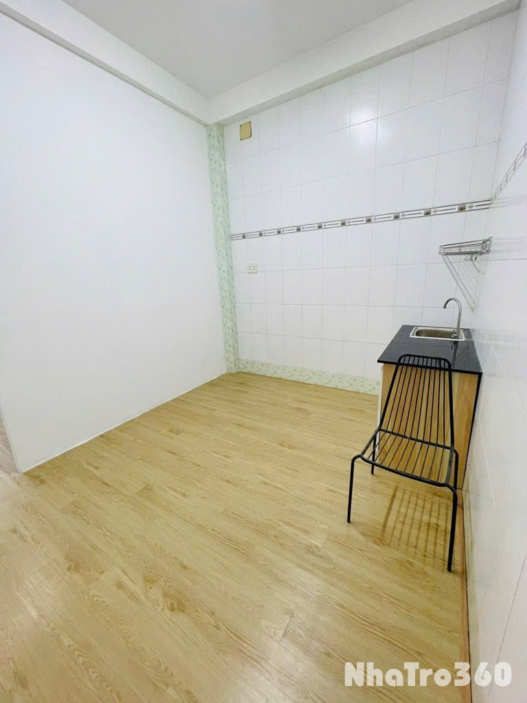 Nội thất cơ bản, tách bếp, ban công, tự do