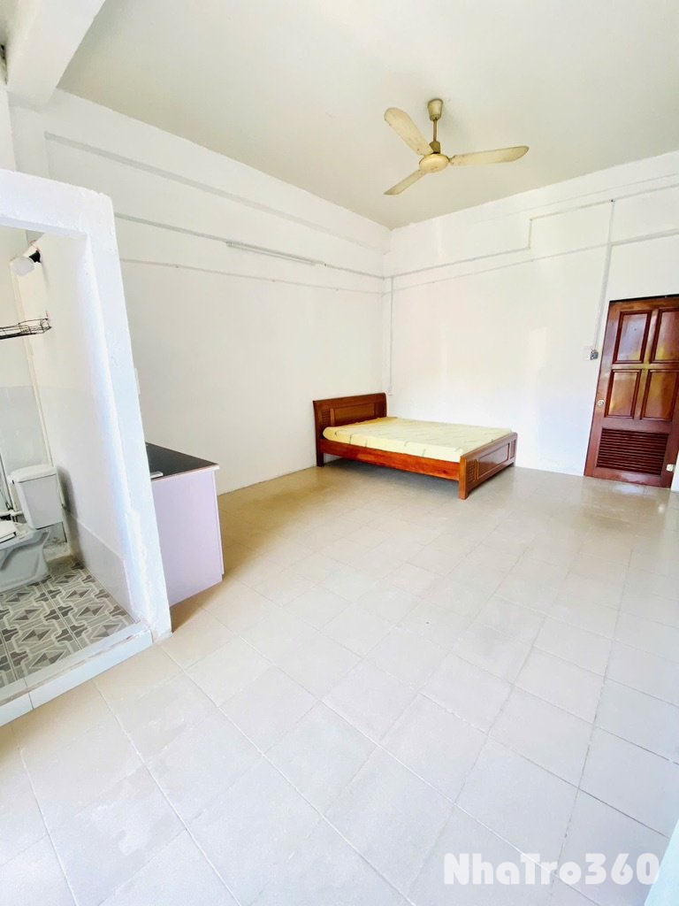 Cửa sổ trời, rộng thoáng, mát mẻ, quận 6 3tr5