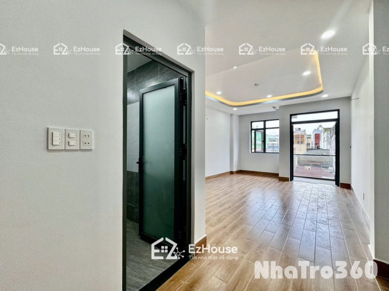 Free xe, Free dịch vụ, ban công, Full nội thất