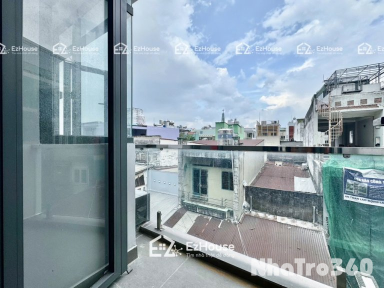 Free xe, Free dịch vụ, ban công, Full nội thất