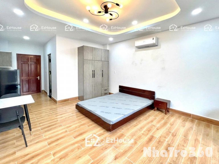 Free xe, Free dịch vụ, ban công, Full nội thất