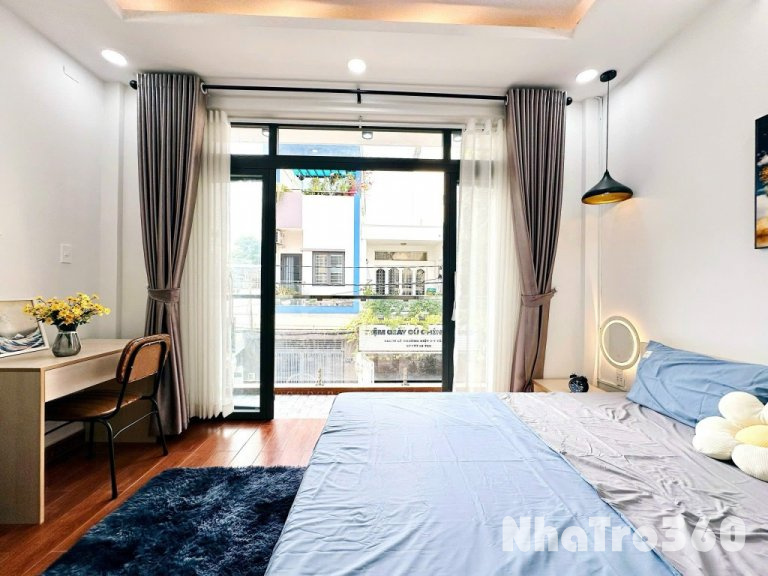 2 phòng ngủ, Full nội thất, ban công, Quận 10