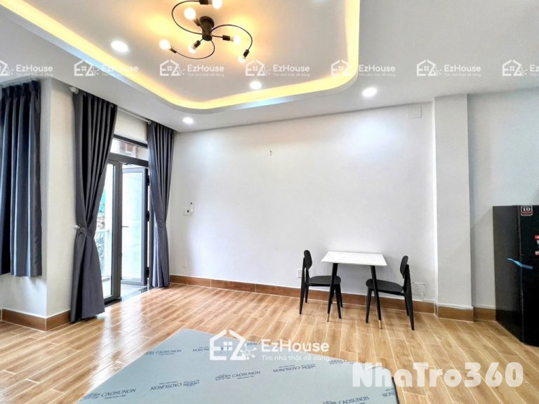 Free xe, Free dịch vụ, ban công, Full nội thất