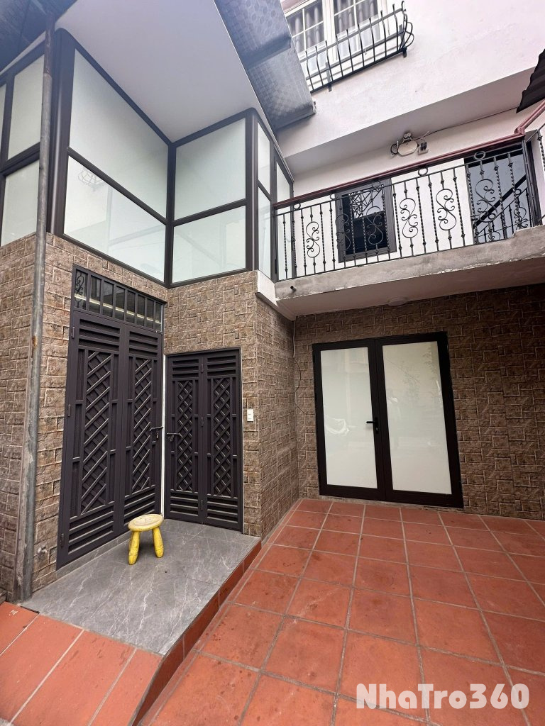 Cho thuê nhà ngõ Hai Bà Trưng 35m2, 2 tầng, 2 ngủ, 2 WC, 14 Triệu/tháng, 20m ra phố