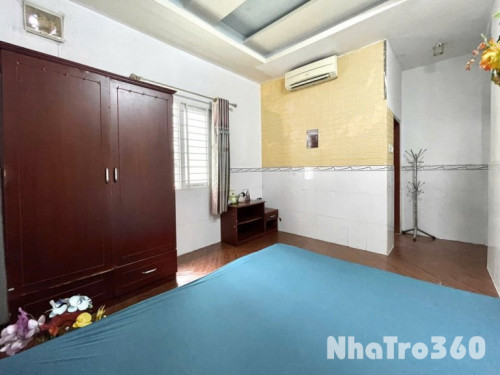 Full nội thất, cửa sổ lớn, rộng thoáng, sàn gỗ
