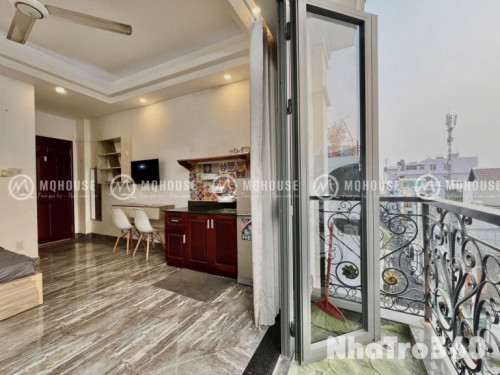 STUDIO BAN CÔNG FULL NT NGAY CHỢ PHẠM VĂN HAI