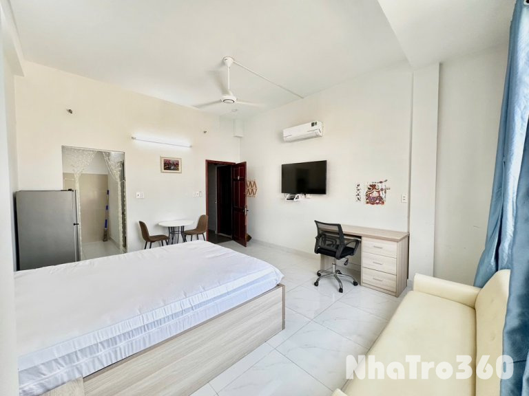 Full nội thất, ban công, cửa sổ lớn, quận 6