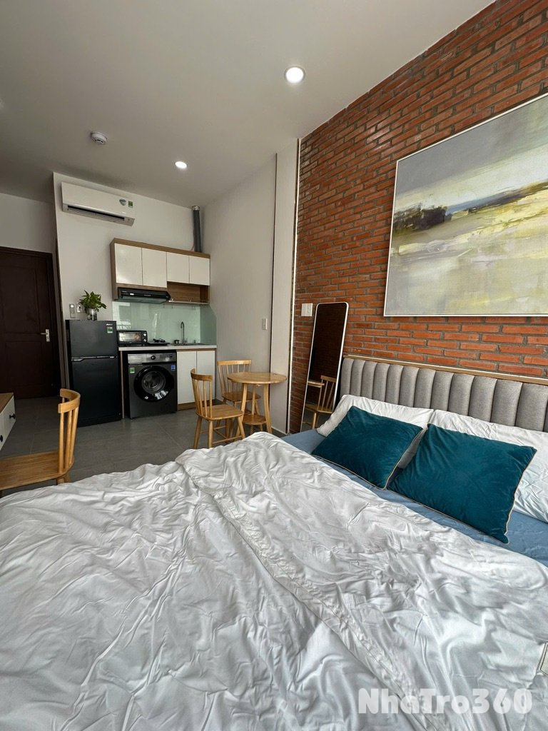 Căn hộ cửa sổ lớn ngay vòng xoay Cống quỳnh Quận 1