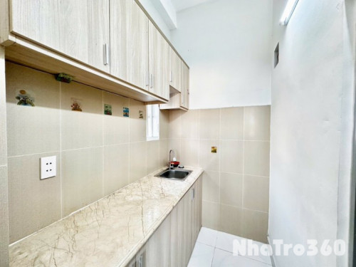 Full nội thất, ban công, cửa sổ lớn, quận 6