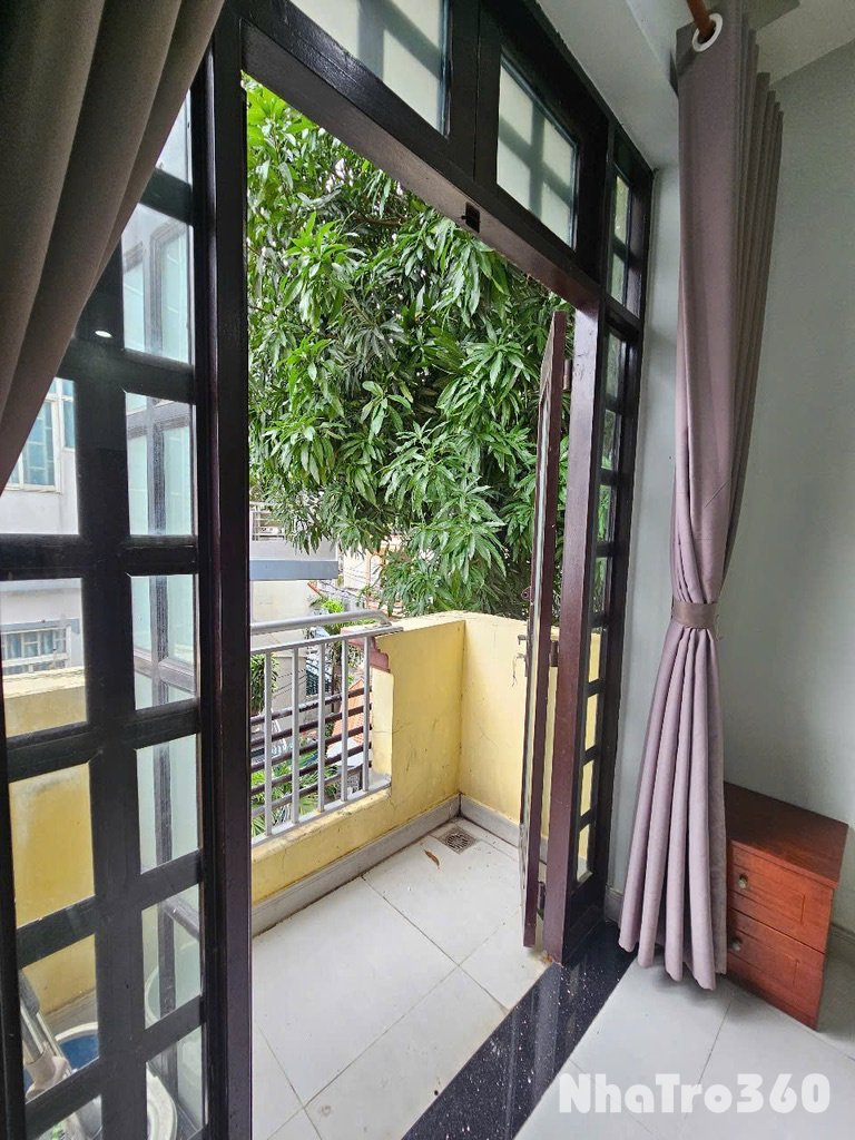 SSTUDIO BAN CÔNG MG RIÊNG FULL NT GẦN CHỢ HHT TB