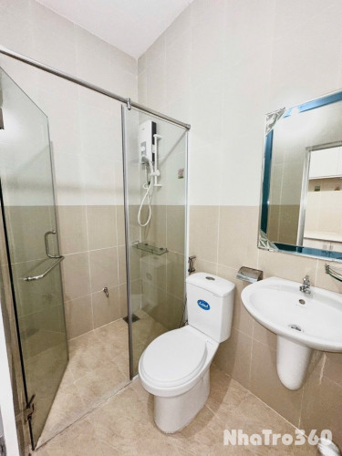 Full nội thất, ban công, cửa sổ lớn, quận 6