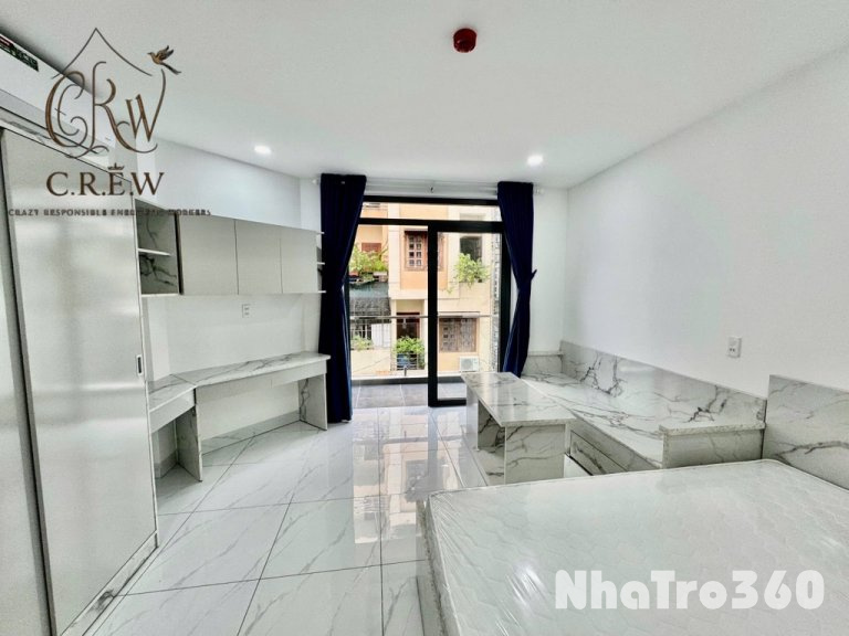 Phòng full nội thất , ban công siêu thoáng mát